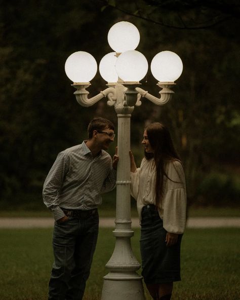 I love getting to shoot at unique locations. This cool little farm in Fouke, AR provided a lovely backdrop for Addy and Sheldon's engagement photos. #engaged #engagement #engagementphotography #engagementshoot #engagementphotos #engagementphotographer #willyoumarryme #couple #couplephotography #couplephotos Unique Engagement Photos Creative Fun, Silly Engagement Photos, Unique Engagement Photos Creative, Poses For Engagement, Silly Poses, Funny Engagement Photos, Pre Wedding Videos, Fun Engagement Photos, Unique Engagement Photos