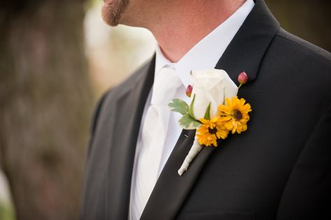 Grooms boutonniere with a single white rose and an accent of viking poms and hypericum berries flowers by Always With Flowers - Lemont Single White Rose, Red Rose Boutonniere, Sunflower Boutonniere, White Rose Boutonniere, Grooms Boutonniere, White Boutonniere, Sunflowers And Roses, White Roses Wedding, Hypericum Berries