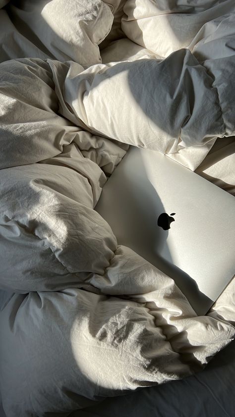 MacBook laptop bed sheets blanket Cozy Bed Laptop, Macbook Bed, Wfh Aesthetic, Grey Bed Sheets, Duvet Day, 28th Birthday, Macbook Laptop, Lifestyle Ideas, Aesthetic Things