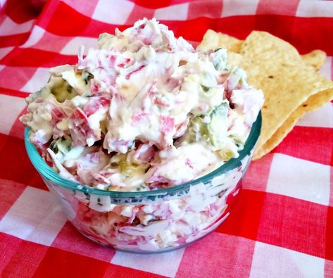 I mentioned a few weeks ago in my Buffalo Chicken Dip post that I love appetizers…like in, they are my favorite food.   What’s not to love about them?  🙂 One of those favorites are Dried Beef Dill Pickle Roll Ups, however, if you do not roll and cut them just right (which I rarely do) they just look … Beef Pickle, Chipped Beef Dip, Pickle Roll Ups, Pickle Dip, Gingham Apron, Beef Dip, Dried Beef, Chipped Beef, Popular Appetizers