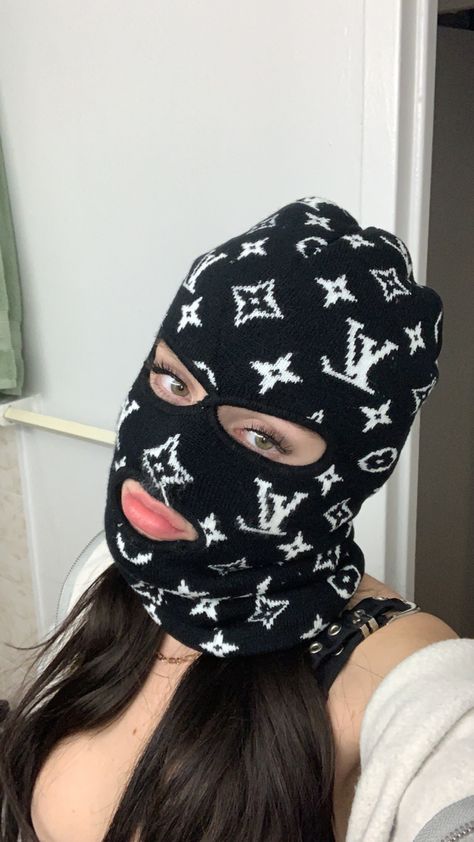 ski mask girl aesthetic 🖤 Louis Vuitton Ski Mask, Baddie Ski Mask Aesthetic, Girl In Ski Mask, Ski Mask Girl Aesthetic, Mask Girl Aesthetic, Ski Mask Girl, Abstract Girl Painting, Girl With Mask, Gang Girl