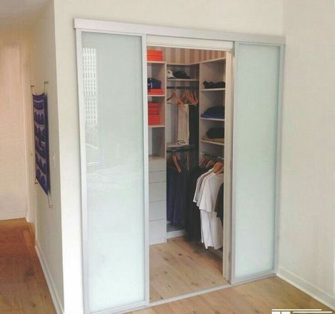 Apartemen Studio, Room Separator, Hall Entrada, Dressing Room Closet, Dream Closet Design, Closet Design Layout, Closet Renovation, Open Closet, Sliding Closet