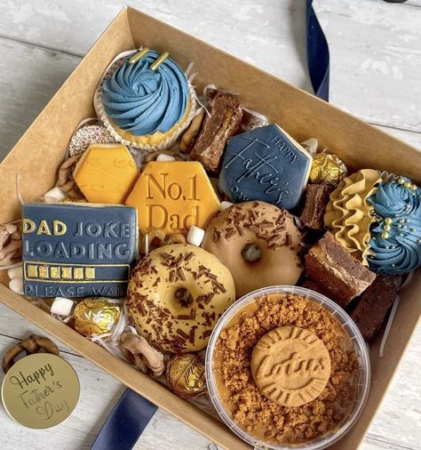 Father’s Day Dessert Boxes, Father’s Day Treat Boxes, Fathers Day Dessert Box Ideas, Dessert Box Ideas, Grazing Boxes, Dessert Box, Small Business Organization, Dessert Boxes, Bento Boxes