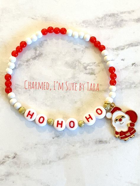 Bead Christmas Jewelry, Xmas Jewellery Ideas, Bracelets For Christmas, Christmas Diy Bracelet, Bad Word Bracelets, Heishi Bracelet Ideas Christmas, Xmas Clay Bead Bracelet, Holiday Bracelet Ideas, Christmas Bracelets Clay Beads