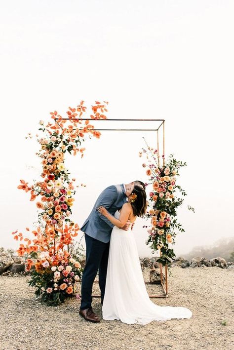 Spring Wedding Backdrop, Copper Wedding Arch, Spring Wedding Ceremony, Floral Wedding Ceremony, Spring Floral Wedding, Ceremony Styling, Geometric Photography, Decorations Flowers, Spring Events