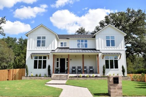 Farmhouse Exterior Shutters, Farmhouse Exterior Paint Colors, White Exterior Paint Colors, Black Metal Roof, White Exterior Paint, White Modern Farmhouse, Trendy Farmhouse, White Windows, Shutters Exterior