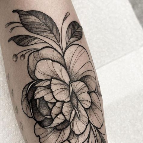 𝖆𝖑𝖞𝖘𝖘𝖆 𝖏𝖆𝖉𝖊 on Instagram: "PEONY 🌸 For @brielambkin , I NEED TO DO MORE FLOWERS PLS!!! ❤️ #tattoo #tattooapprentice #tattooart #tattooartist #tattoodesign #tattooinspo #flowertattoo #peonytattoo #forearmtattoo #wollongongtattoo #sydneytattoo #australiatattoo #tattoogirl #wjxcartridges #emallacartridges #yolo" Dotwork Flower Tattoo Design, Symmetrical Peony Tattoo, Bold Peony Tattoo, Peony Tattoo Design Drawing, Neo Traditional Peony Tattoo, Peony Tattoo Forearm, Neotraditional Peony Tattoo, Knee Tattoo Flower, Peony Forearm Tattoo