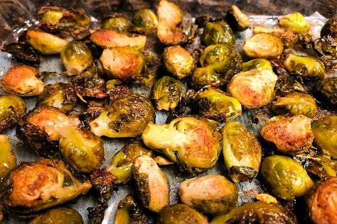 Amazing Marinated Roasted Brussels Sprouts Recipe Has Flavor to the Core | Vegetables | 30Seconds Food Brussel Sprouts Marinated Overnight, Brussels Sprout Marinade, Brussel Sprout Marinade, Marinated Brussel Sprouts Overnight, Marinated Brussels Sprouts, Marinated Brussel Sprouts, Healthy Macros, Sprout Recipe, Roasted Brussels Sprouts Recipe