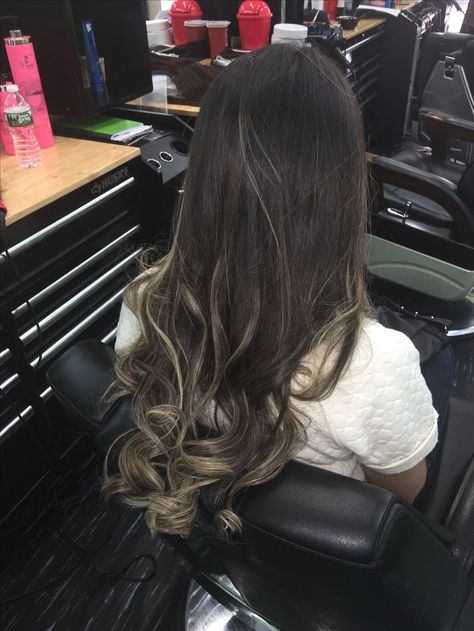 Minimal Highlights, Long Ombre Hair, Black Hair Ombre, Baby Lights, Black Hair Balayage, Haircuts For Medium Length Hair, Brown Hair Inspo, Dyed Blonde Hair, Balayage Hair Dark