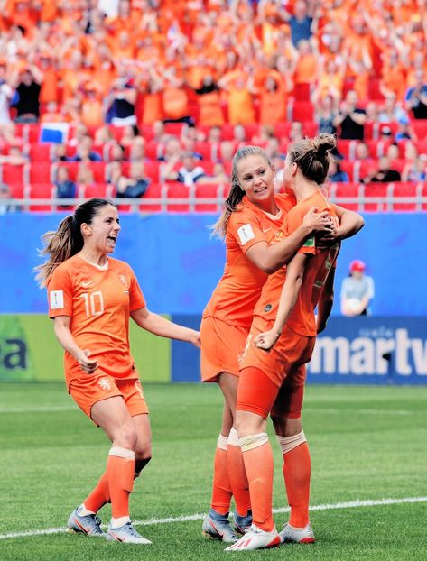 Netherlands Women Football, Millie Bright, Arsenal Wfc, Female Soccer, Dutch Women, Women Football, Women Soccer, Women’s Soccer, Women's World Cup