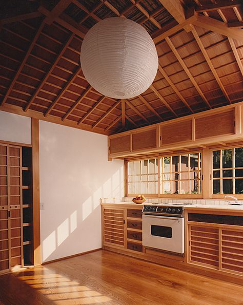 Japanese Kitchen Ideas, Asian Kitchen Design, Japanese Kitchen Design, Dojo Ideas, Zen Kitchen, Japanese Style Kitchen, Tiny Dollhouse, Japanese Homes, House Traditional