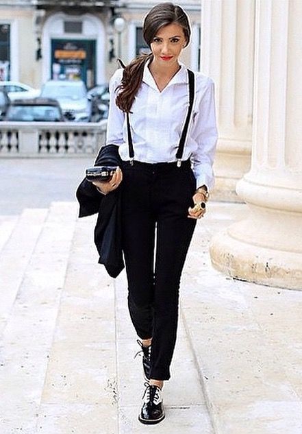 Zaryu Suspenders Outfit Women, Outfits With Suspenders, Suspenders Outfit, Damen Outfit, Walking Down The Street, Suspenders For Women, Monochrome Outfit, Tomboy Outfits, Androgynous Fashion