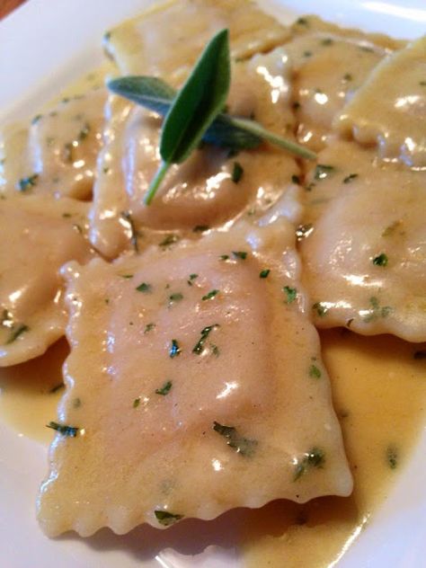 Vegan Brown Butter, Sage Cream Sauce, Butter Cream Sauce, Brown Butter Sage, Vegan Ravioli, Vegan Pasta Dish, Sage Butter, Vegan Entree, Vegan Italian