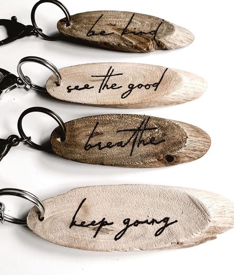 Driftwood Keychain, Wood Burning Tips, Wood Burn Designs, See The Good, Beginner Crafts, Wood Slice Art, Wooden Keychain, Wooden Boards, Wood Burning Crafts