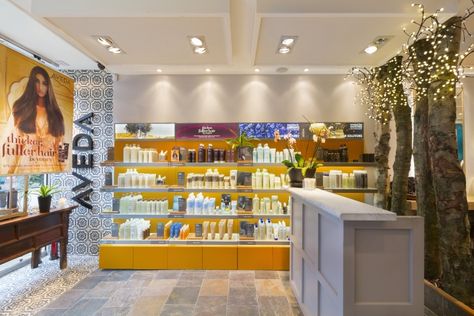 Aveda Lifestyle salon & Spa by Reis Design, London – UK » Retail Design Blog Store Concept Design, Salon Layout, Aveda Spa, Spa Gift Certificate, Hair Salon Interior, Aveda Hair, Aveda Salon, Aveda Color, Retail Interior Design