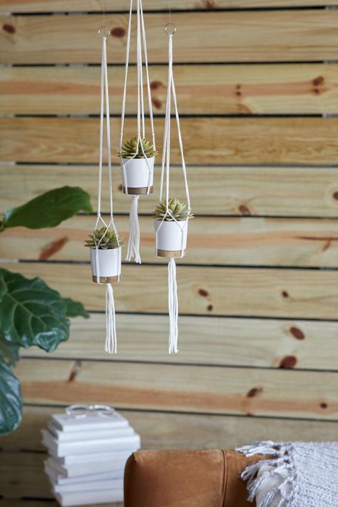 Learn how to make a simple macrame plant hanger following the step-by-step instructions and photos in this tutorial from Red Heart. Simple Macrame Plant Hanger, September Recipes, Crocheted Washcloths, Pot Hangers, Celtic Women, Tying Knots, Macrame Plant Hanger Tutorial, Decorating Crafts, Simple Macrame