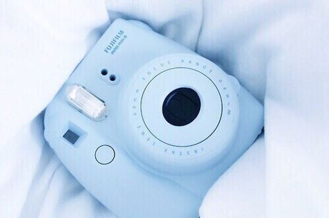 camera, blue, and polaroid image Blue Feeds, Photo Bleu, Image Bleu, Instax Mini 9, Everything Is Blue, Baby Blue Aesthetic, Light Blue Aesthetic, Blue Aesthetic Pastel, Bleu Pastel