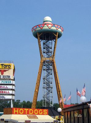 Kitsch Architecture, Giant Things, Roadside America, Border Wallpaper, Old Windmills, Water Towers, American Road, Water Tanks, Vintage Neon