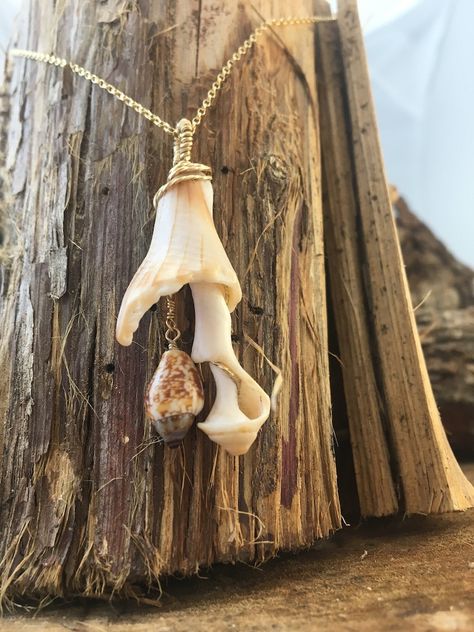 Unique Shell Jewelry, Seashell Necklace, Upcycled Yellow Gold Filled Pendant, Beach Accessories, Unusual Find, Beach Lover Jewelry - Etsy Seashell Jewelry Diy, Wood Jewelery, Lover Jewelry, Shell Crafts Diy, Seashell Jewelry, Seashell Necklace, Beach Lover, Shell Jewelry, Beach Accessories