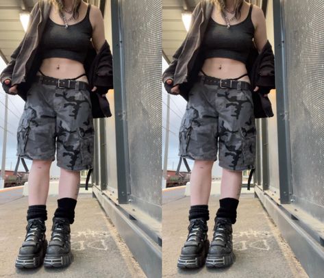 Emo Outfits For Summer, Emo Outfit Summer, Grunge Outfits With Jean Shorts, Gothic Summer Outfits Grunge, Emo Summer Fits, Summer Emo Fits, Alt Shorts Outfit, Grunge Outfits With Jorts, Emo Jorts Outfit