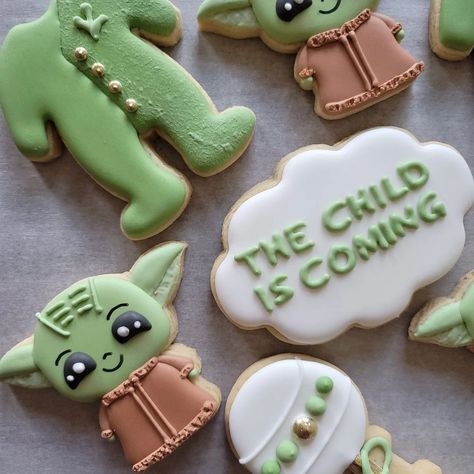 Baby Yoda Cookies Decorated, Grogu Baby Shower Theme, Baby Yoda Baby Shower Theme, Baby Yoda Baby Shower Ideas, Baby Yoda Cookies, Yoda Birthday, Baby Shower Sugar Cookies, Yoda Cake, Cookies Love