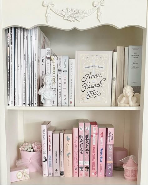 Pink Book Stack, Girly Bookshelf, Coquette Bookshelf, Pink Book Aesthetic, Skirts Coquette, Random Room Ideas, Cute Aesthetic Room Decor, Girly Books, Book Corner Ideas Bedroom