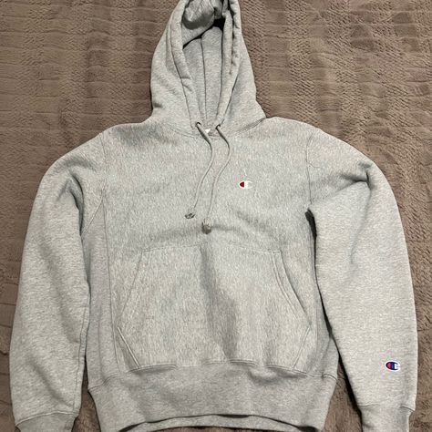 Brand New Champion Hoodie Grey Size Small Men's. New No Tags Never Worn. No Tips Or Stains. Grey Champion Sweatshirt, Black Champion Hoodie, Grey Champion Hoodie, Plain Sweatshirt, Hoodie Oversize, Champion Reverse Weave, Champion Sweatshirt, Champion Hoodie, New Classic