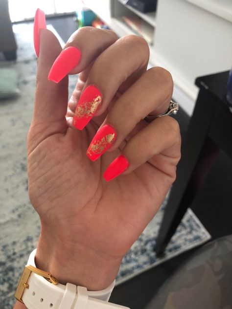 Neon And Gold Nails, Red Nail With Gold, Red Nails With Gold Foil, Red Nails And Gold, Neon Red Nails, Nail With Gold, Red Nails With Gold, Red And Gold Nails, Nails With Gold