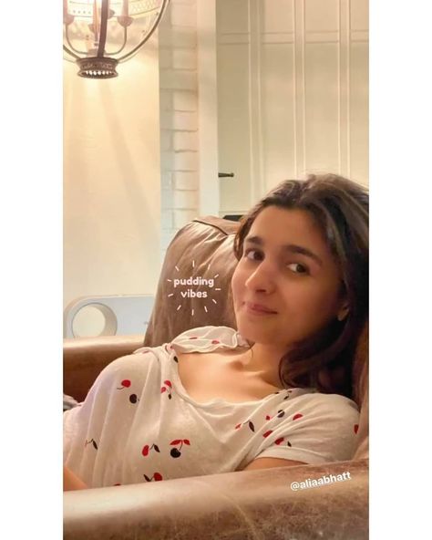 Billie Eilish Ocean Eyes, Alia Bhatt Photoshoot, Girly Dp, Best Casual Outfits, Korean Girl Fashion, Sandra Bullock, Alia Bhatt, Fashion Hacks Clothes, Girls Dp