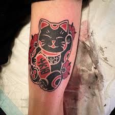 https://encrypted-tbn0.gstatic.com/images?q=tbn:ANd9GcQCOVuJzN7IB0grSDlUPMg9bNwOdVA_s72t2Q&usqp=CAU Maneki Neko Tattoo, Tattoo Gato, Lucky Cat Tattoo, Sakura Tattoo, See Tattoo, Hello Kitty Tattoos, Tattoo Magazine, Irezumi Tattoos, Greek Tattoos