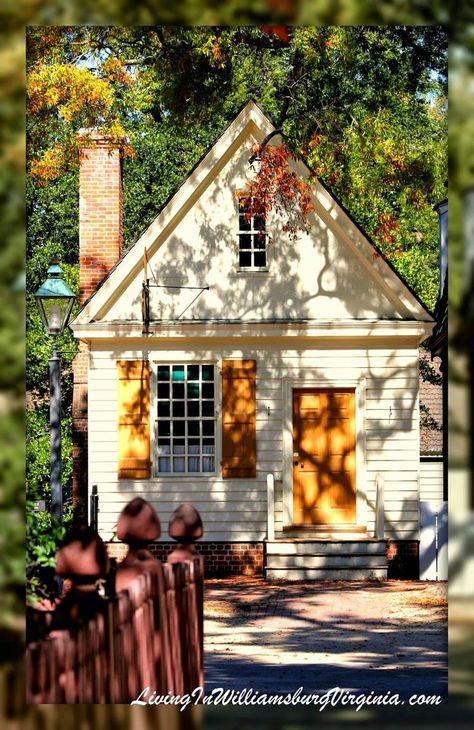 Gingerbread Buildings, Doors Colors, Williamsburg Vacation, Colonial Williamsburg Va, Colonial Williamsburg Virginia, Salt Box House, Colorful Doors, Colonial Cottage, Family Compound