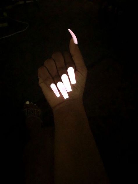 Classy Nail Art Ideas, Glow Nails, Gray Nails, Dark Nails, Toe Nail Designs, Girls Nails, Fire Nails, Classy Nails, Best Acrylic Nails