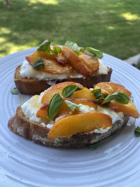 Peach Ricotta Toast Two Ways - Chef Allie's Kitchen Peach Ricotta Toast, Ricotta Peach, Peach Toast, Peach Ricotta, Low Carb Bagels, Ricotta Toast, Pumpkin Pie Mix, Protein Packed Meals, Oat Pancakes