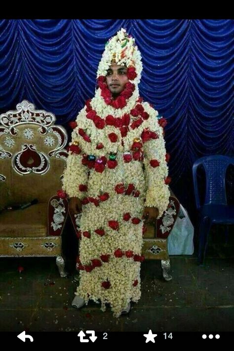 The groom at Indian weddings like Funny Wedding Pictures, Dress Pakistani, Indian Funny, Funny Marriage, Marriage Dress, Groom Wedding Dress, Indian Pictures, Funny Dresses, Creative Photoshop