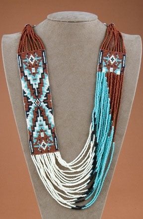 Fest Temaer, Beaded Necklace Patterns, Bead Loom Pattern, Beaded Beads, Native American Design, Native American Beadwork, American Indian Jewelry, Loom Pattern, Navajo Jewelry