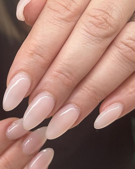 Nice and natural Extensions using acrylic gel (clear) Builder gel overlay #polygel #polygelnails #nailsbyangex #gelmanicure Clear Hard Gel Nails, Natural Builder Gel Nails, Clear Natural Acrylic Nails, Natural Clear Nails, Polygel Nails Design Simple, Clear Almond Nails, Builder Gel On Natural Nails, Polygel Overlay, Gel Nails Extensions