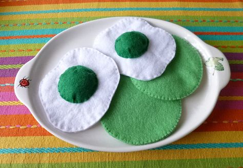 Felt Food Templates, Dr Seuss Crafts, Sandwich Biscuits, Felt Food Patterns, Butter Sandwich, Seuss Crafts, Felt Board Stories, Chicken Ham, Dr Seuss Day