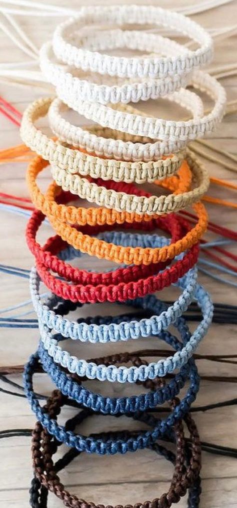 Macrame Bracelets Free Patterns, Macrame Patterns For Bracelets, Crochet Adjustable Bracelet Free Pattern, Crochet Kids Bracelet, Friendship Bracelet Crochet, Crochet Beaded Flower Pattern, Braclets Ideas Braided, Barbie Inspired Bracelet Diy, Easy Crochet Bracelet Tutorial