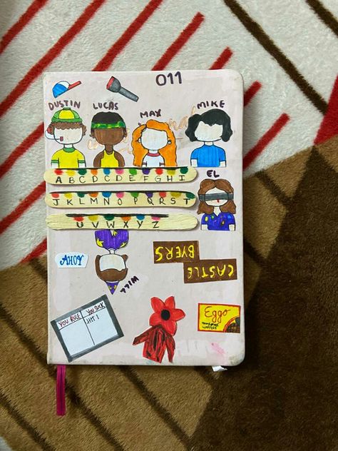 Stranger Things Diy, Fun Crafts To Do, Stranger Things Netflix, Crafts To Do, Journal Ideas, Drawing Ideas, Painting & Drawing, Stranger Things, Fun Crafts