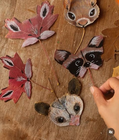 Leaf Art Diy, Diy Leaf, Autumn Leaves Craft, My Inner Child, Leaf Projects, Leaf Animals, Diy Leaves, Acrylic Markers, School Glue