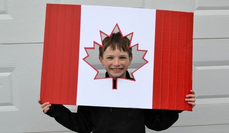 Simple & Fun Crafts and Treats for Canada Day - SavvyMom Canada Party, Canada Day Party, Girl Scout Activities, Crafts Holiday, Rock Climbing Gear, Scout Activities, Pre K Activities, Entertaining Decor, Mom Blog