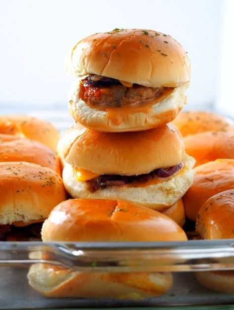 Chicken Burger Sliders stacked and lined up in a baking dish. Ground Chicken Sliders, Chicken Burger Sliders, Burger Sliders Recipes, Bread Crumb Chicken, Ground Chicken Burgers, Sliders Recipes, Sliders Recipes Chicken, Types Of Sandwiches, Fried Donuts