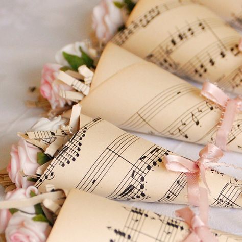 Music Wedding Favors, Music Note Party Decorations, Music Note Party, Upcycled Books Crafts, Sheet Music Wedding, Sheet Music Crafts, Wedding Favor Gift Bags, Music Themed Wedding, Wedding Favors And Gifts