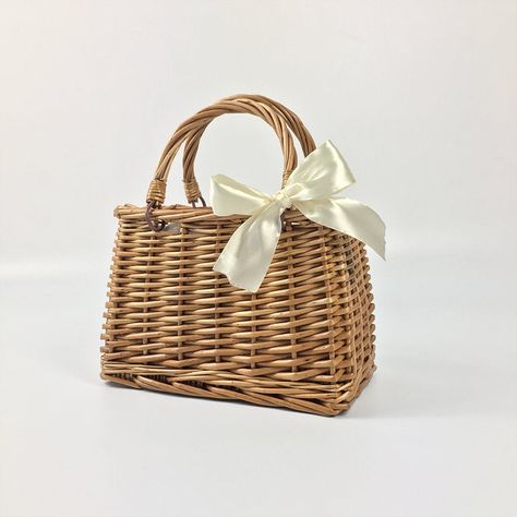 Summer Bags Beach, Purse Aesthetic, Wedding Elements, Straw Basket, Girly Bags, Bags Aesthetic, Rattan Basket, Wedding Bag, Market Tote