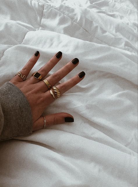 Black Gold Aesthetic, Mejuri Rings, Rings Inspiration, Rings Aesthetic, Aesthetic Diy, Marquise Ring, Gold Aesthetic, Nails Black, Shiny Things