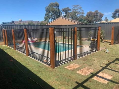 Fence Around Inground Pool, Aluminum Fence Around Pool, Wooden Fence Around Pool, Fencing Around Pool, Modern Pool Fence, Fenced Pool, Pool Fencing Landscaping, Pool Entertainment Area, Pool Fence Ideas