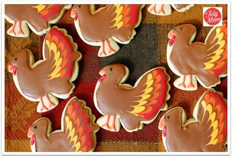 Decorated #Thanksgiving Turkey #Cookies at TidyMom.net Easy Thanksgiving Cookies, Turkey Sugar Cookies, Thanksgiving Turkey Cookies, Fall Decorated Cookies, Turkey Treats, Turkey Cookies, Thanksgiving Cookies, Thanksgiving Treats, Fall Cookies