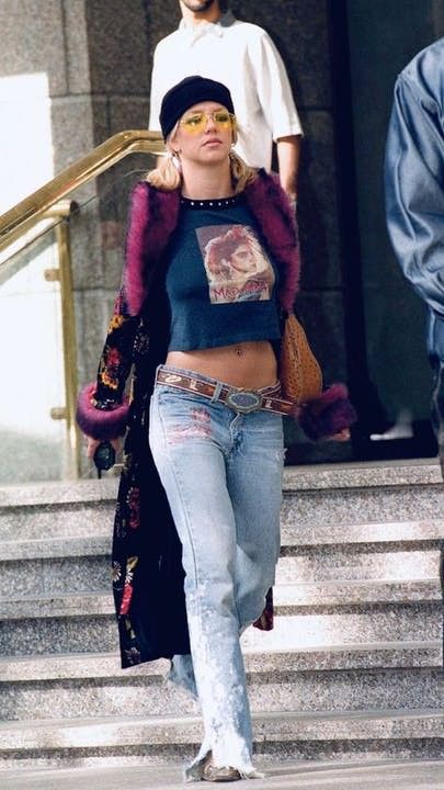 90s Fashion Outfits 1990s Style, Britney Spears Outfits, 2000s Outfit, Express Fashion, Outfits 2000s, Early 2000s Fashion, 2000s Outfits, 1990s Fashion, 90s Fashion Outfits