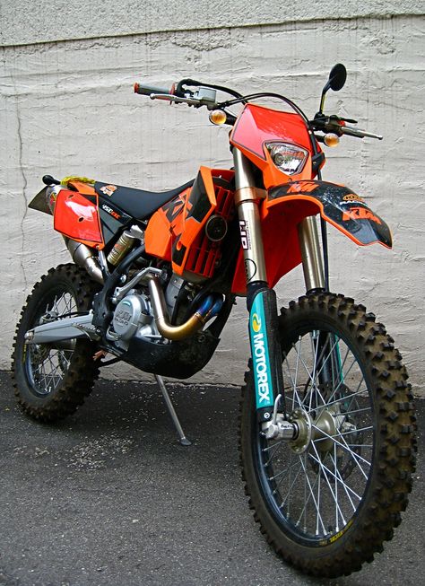 https://flic.kr/p/8gVVLP | ktm 450 EXC...akrapovic Ktm Motor, Ktm 450 Exc, Ktm Dirt Bikes, Ktm 85, Moto Scrambler, Ktm Adventure, Pink Bicycle, Ktm 450, Cool Dirt Bikes