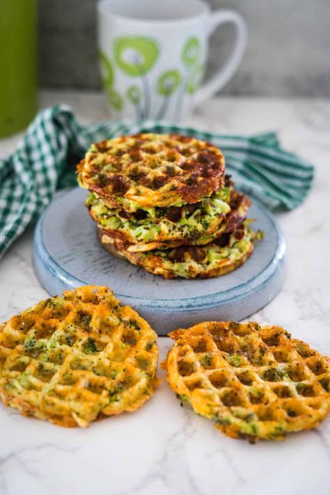 Broccoli Cheddar Waffles - Divalicious Recipes Broccoli Cheese Waffles Toddler, Broccoli Cheese Waffles, Toddler Waffles, Brocoli And Cheese, Broccoli Breakfast, Cheddar Waffles, Waffle Party, Forest Food, Easy Waffle Recipe